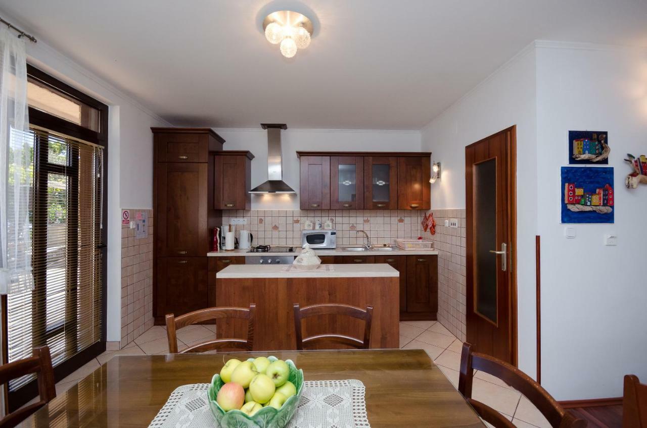 Apartments Zeljko Lovran Bagian luar foto