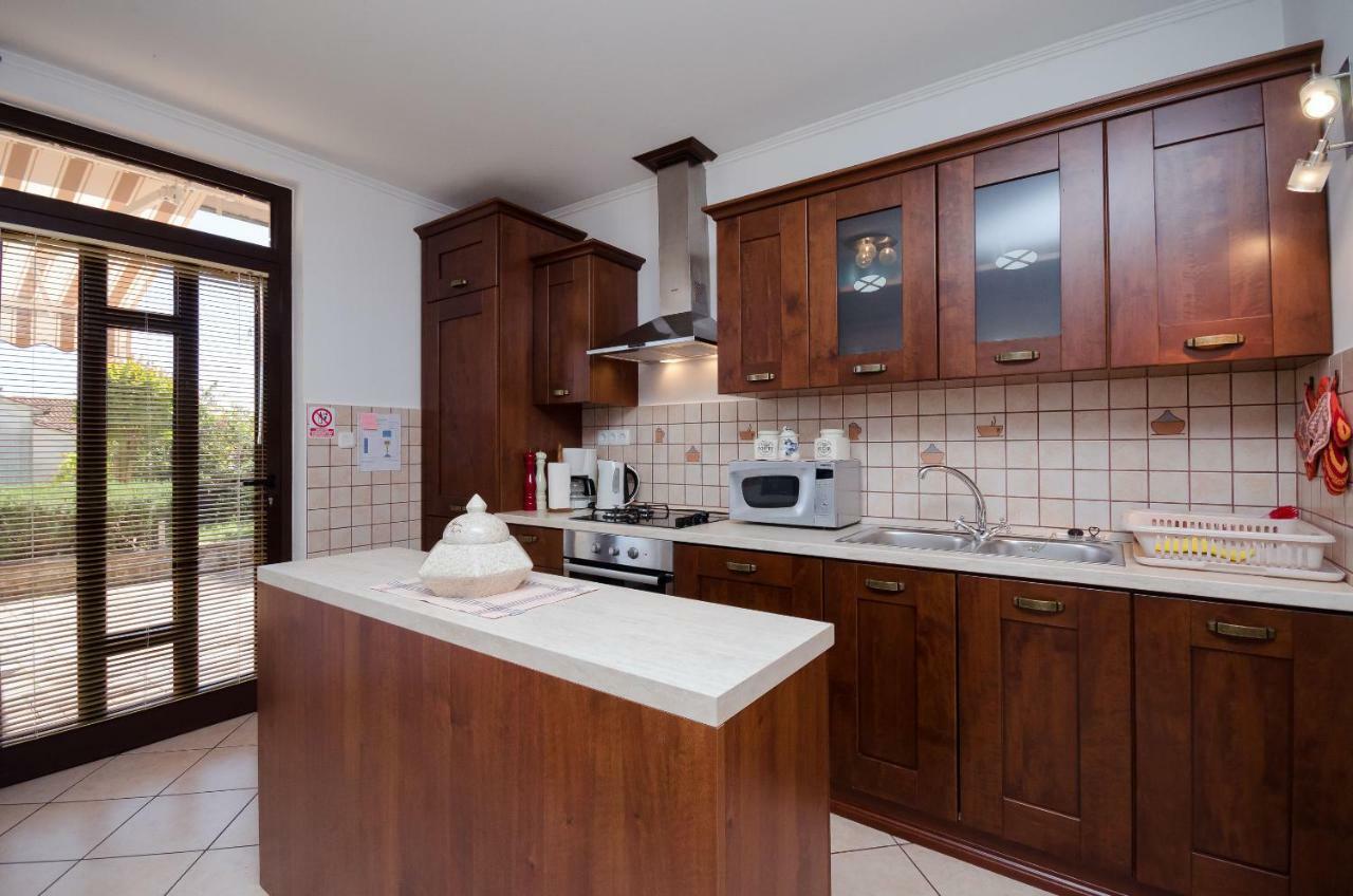 Apartments Zeljko Lovran Bagian luar foto